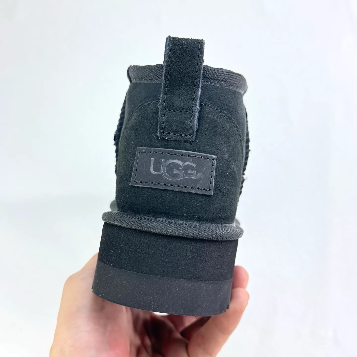 Self-pickup 💰440 Zhou Dongyu mini three-centimeter series snow boots/maroon gray black antelope brown carefully selected Longfeng sheep fur, fine texture, skin-friendly and breathable. The shoe collar is designed with simple tailoring. Easy to put on and take off. Fashionable personality. Comfortable Treadlite by ugg light wing EVA outsole. Comfortable cushioning. Size: 35 36 37 38 39 40